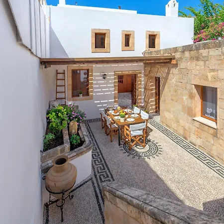 Evangelia's Traditional Villa